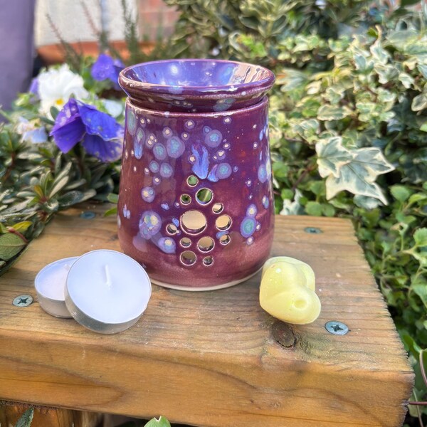 Handmade ceramic oil burner comes with sample mini melts - Height 10.25cm - hand thrown - pottery - blue glazes - ideal gift