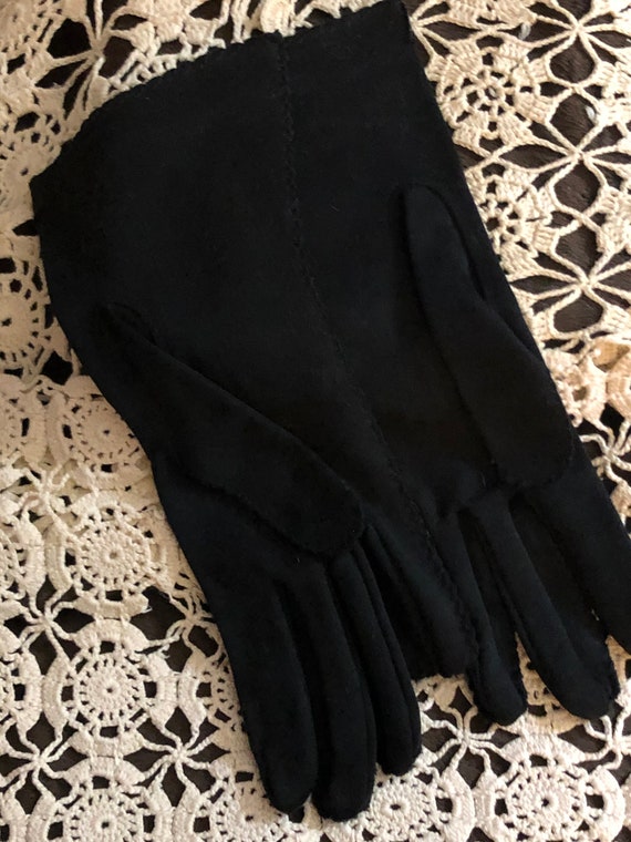 Vintage navy blue womens dress gloves from the 40… - image 4