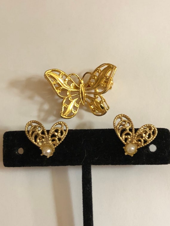 Vintage Signed Napier gold tone Butterfly pin and… - image 1