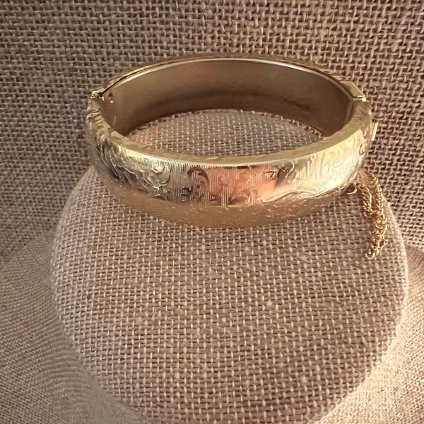 Vintage gold tone wide bangle bracelet