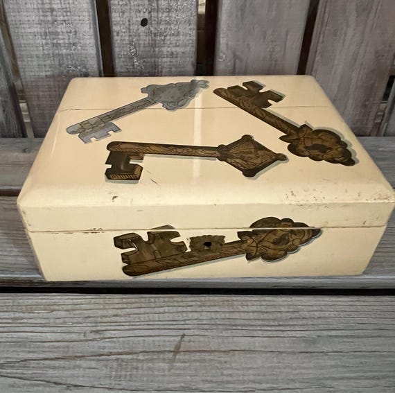 vintage 1950s hand painted jewelry box by Earl bernard