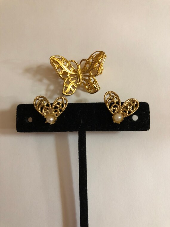 Vintage Signed Napier gold tone Butterfly pin and… - image 3