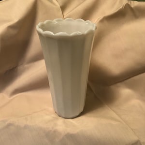 Vintage Ruffled Milk Glass Vase | Home Decor | Collectible Glassware | 8 Vase with Ruffled Edge | Excellent Preowned Condition | Vintage