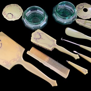 Vintage Art Deco Celluloid/Bakelite 11 Piece Vanity Set