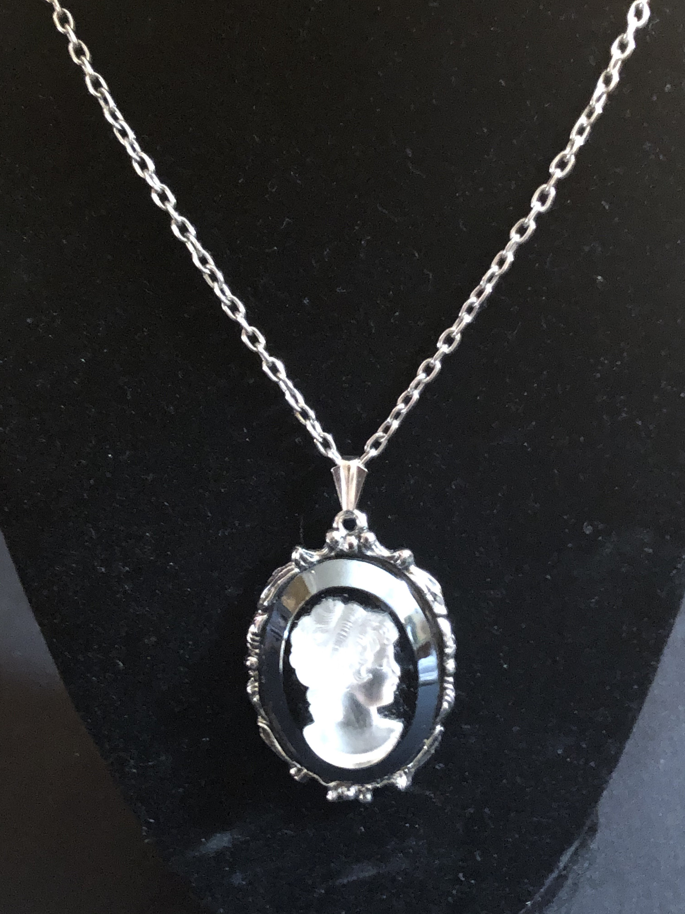 Vintage Silver Tone Black Cameo Necklace / Ladies Estate Etsy UK