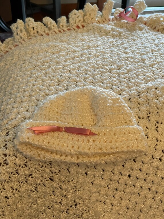 Vintage unisex adjustable baby blanket and cap - image 3