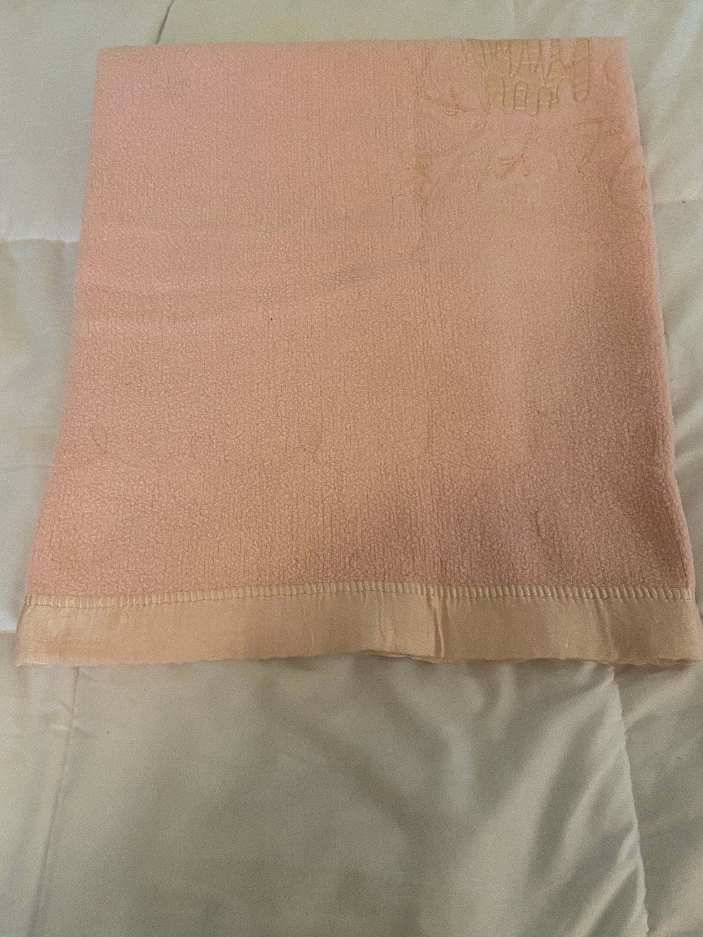 Vintage Pale Pink Satin Trimmed Felt Baby Blanket Swan Applique Scroll Edging Baby Girl Gift Etsy