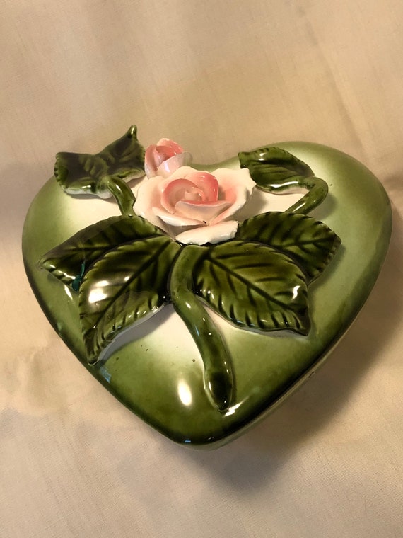 Vintage Royal Sealy heart shaped trinket box/1950s