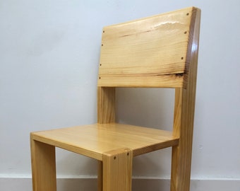 Kinderstuhl aus Holz/Kleinkindstuhl/kleiner Stuhl/Spielstuhl
