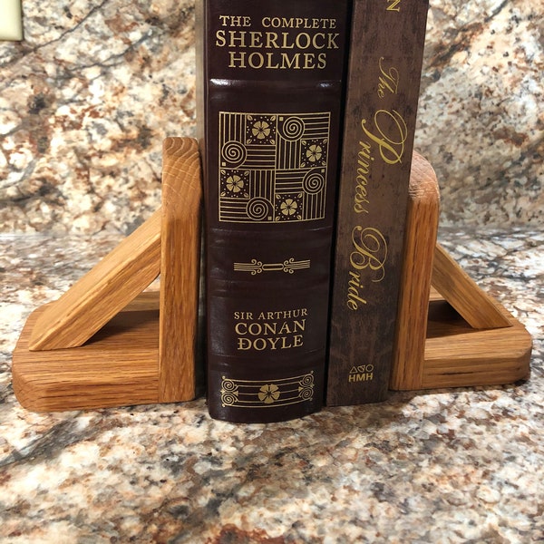 Small oak bookends set