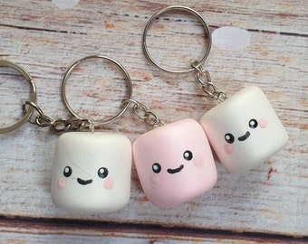 Kawaii Marshmallow Keyrings,  polymer clay , white and pink Marshmallows . Party favors. Small gift.