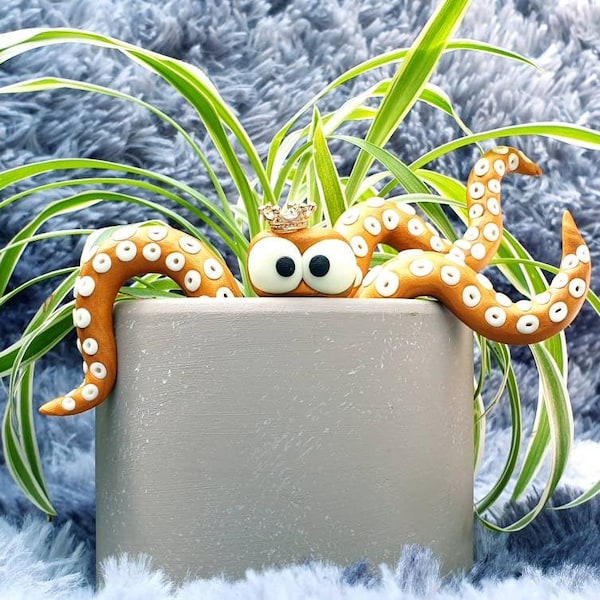 Gold Crown,Plant Accessory. Plant Pet. Glow in the Dark. Quirky. Unusual. Gift Idea. Plant Lover, Tentacle Plant Pot Decoration.kraken