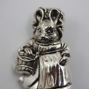 BEATRIX POTTER Hunca Munca Mouse Sterling Silver Brooch Pin