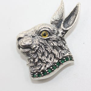 ウサギ/ウサギ シルバー ヴィンテージ ブローチ グリーン エメラルド ペンダント