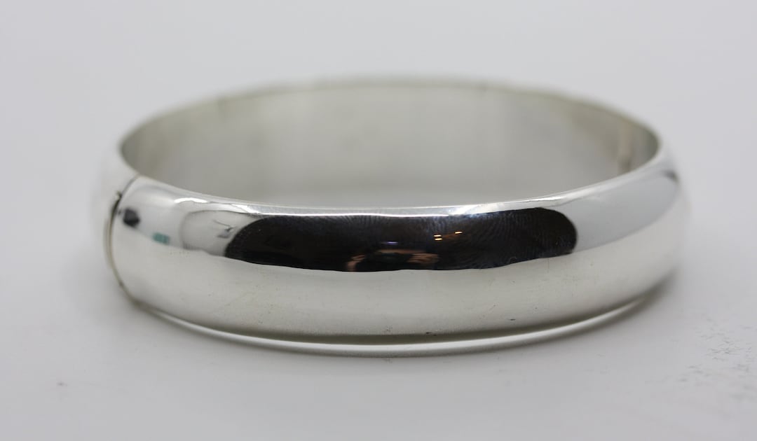 ▫️訳あり価格▫️美品Volume curve bangle ▫️訳あり価格▫️美品Volume curve bangle - メルカリ