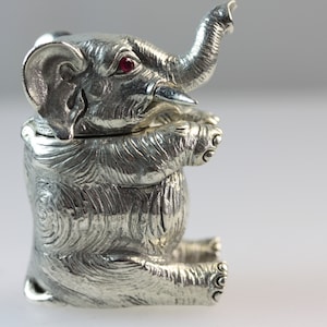 Caixa Elefante Vesta Prata Russa 800 Contrastmarked Red Eyes