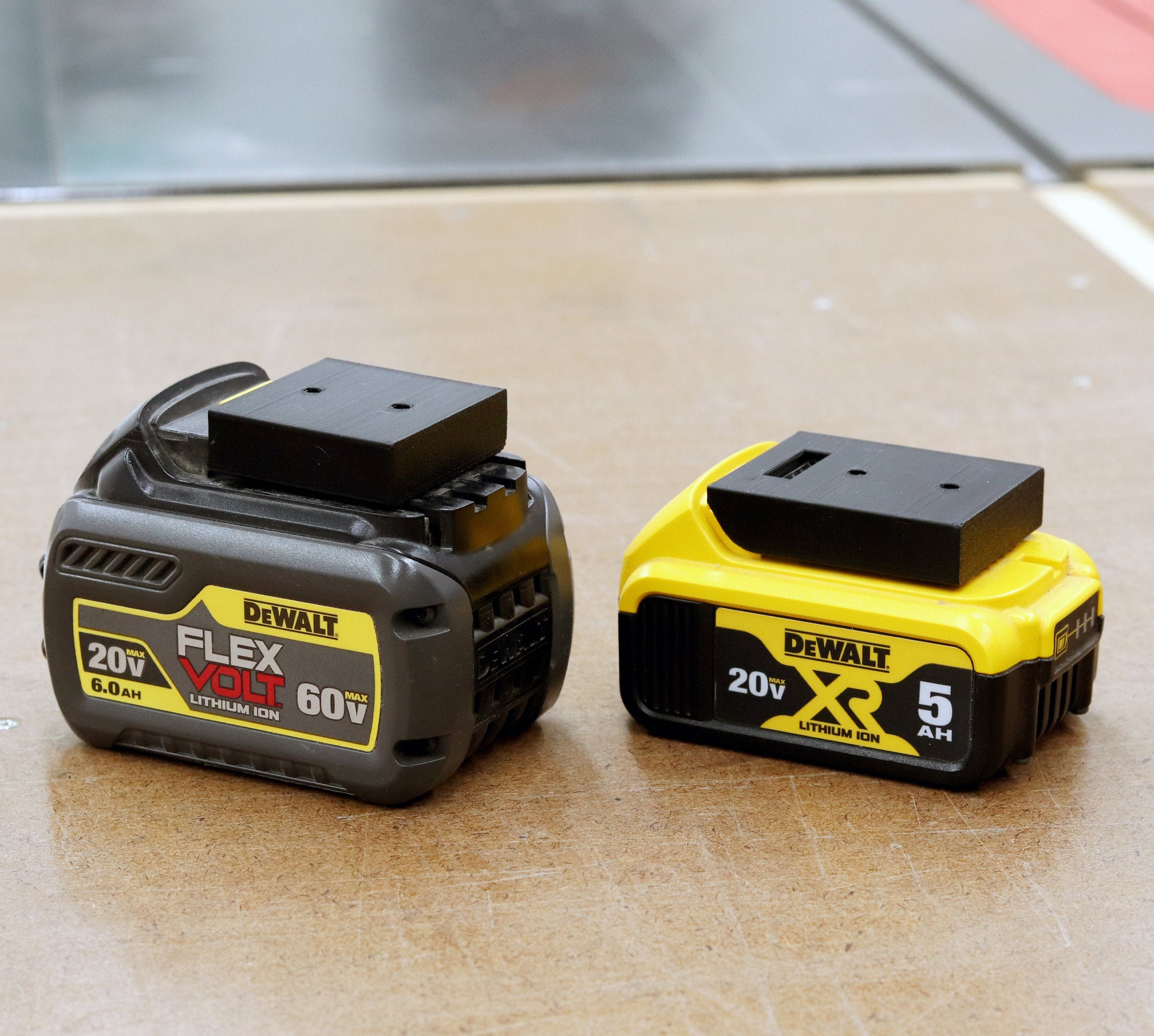 DeWALT Battery Mounts 20V/60V – 4 Pack Wall Holders Hangers – Made In USA - Foto 11