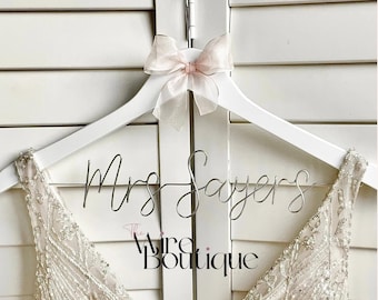 Personalised wedding dress hanger, Wire bridal hanger, Custom gift for bride, Bridesmaid proposal, Engagement gift, Dress coat hanger