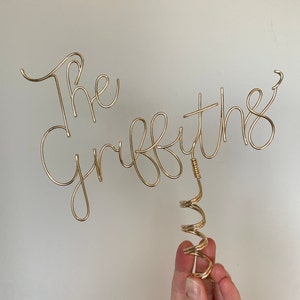 Family name tree topper, Personalised wire decoration, Custom surname Christmas tree decor, Xmas wire bauble image 8