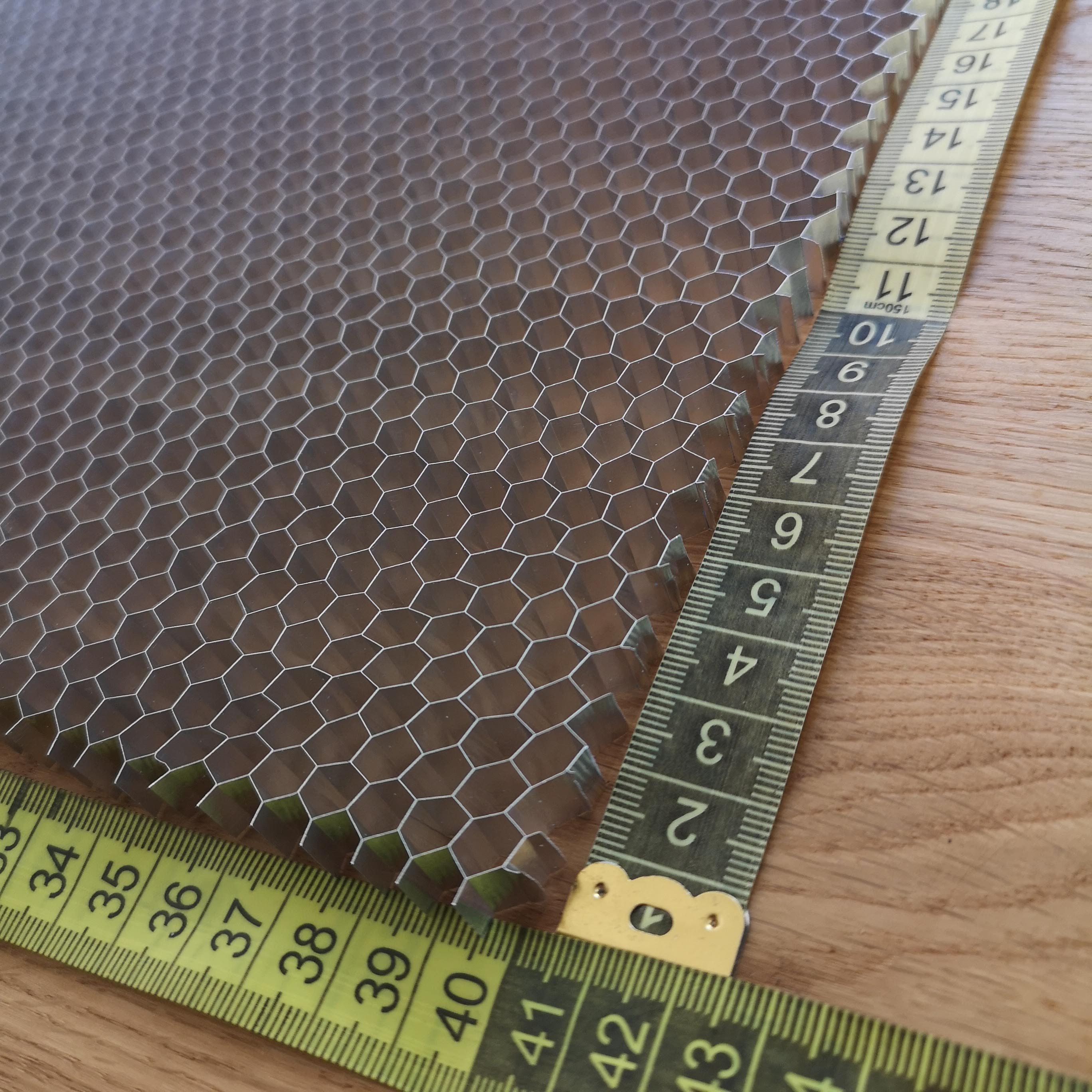 400x400x10mm Honeycomb Plate 15.75x15.75x0.4 Inch With 6,5mm 1/4 Inch Cell  Size for CO2 Laser Cutting 