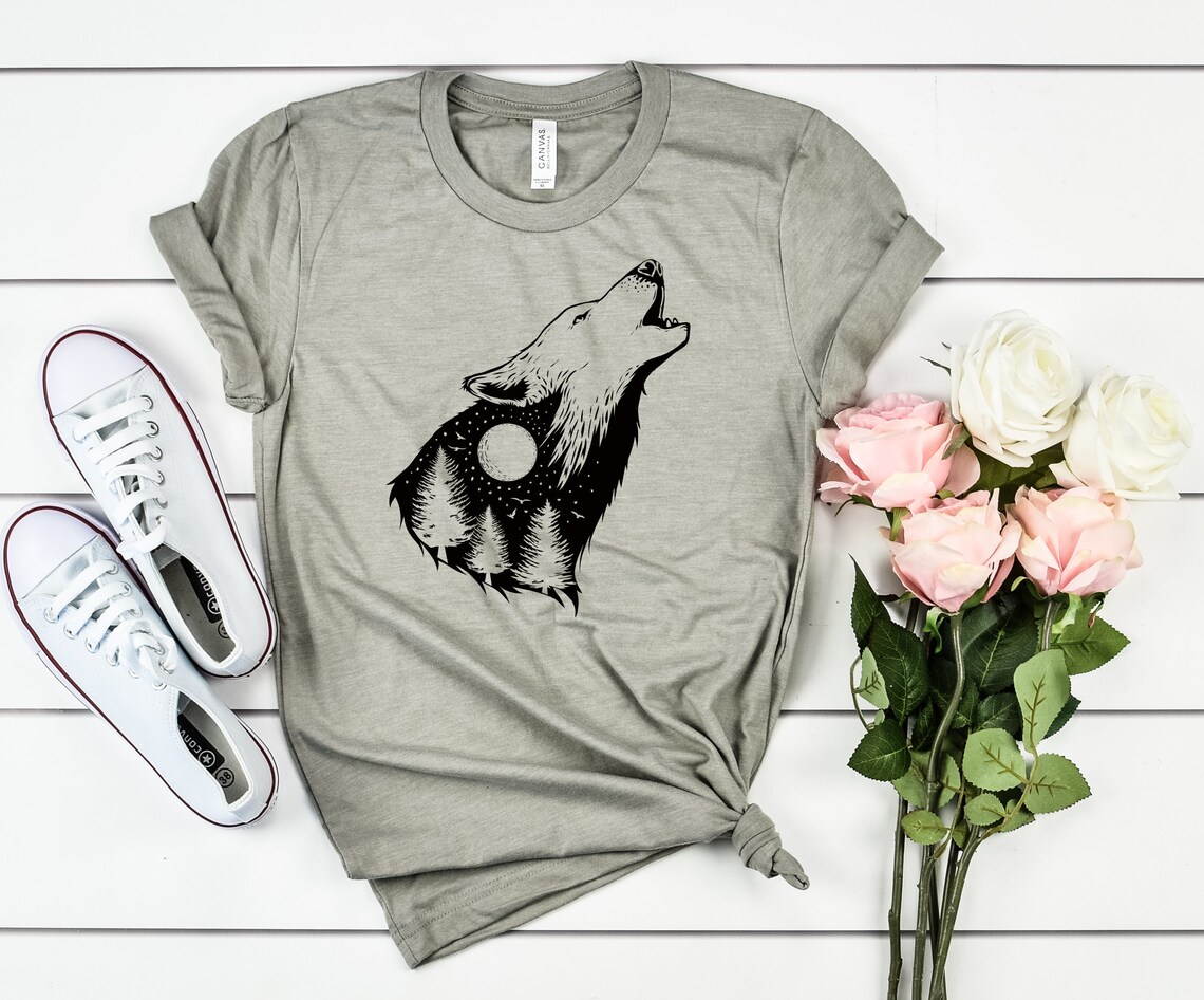 Howling Wolf Tshirtlone Wolf Tshirtwild Animal Teewolfe Etsy