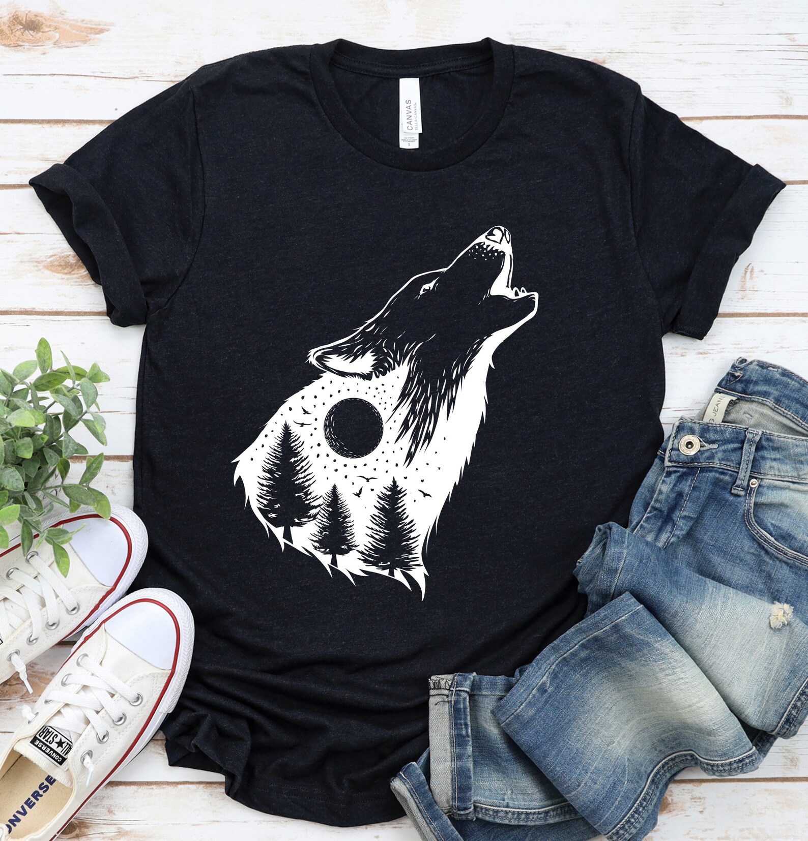Howling Wolf Tshirtlone Wolf Tshirtwild Animal Teewolfe Etsy