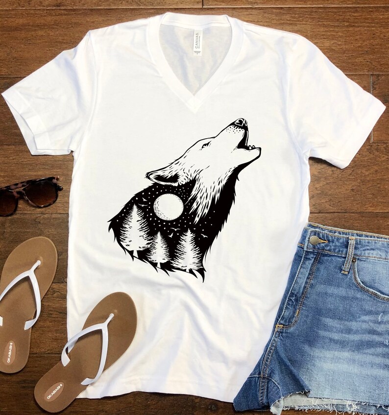 Howling Wolf Tshirtlone Wolf Tshirtwild Animal Teewolfe Etsy