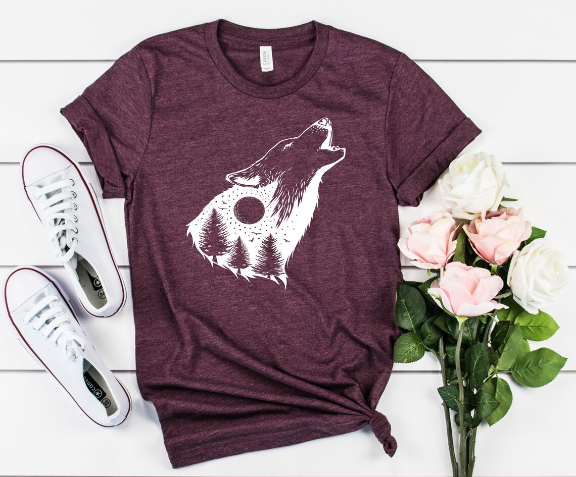 Howling Wolf Tshirtlone Wolf Tshirtwild Animal Teewolfe Etsy