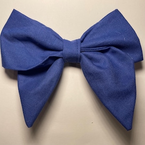 Medium dark blue bow