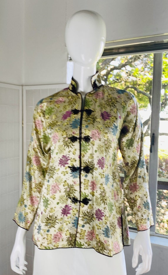 Vintage Mandarin silk embroidered jacket, Medium.