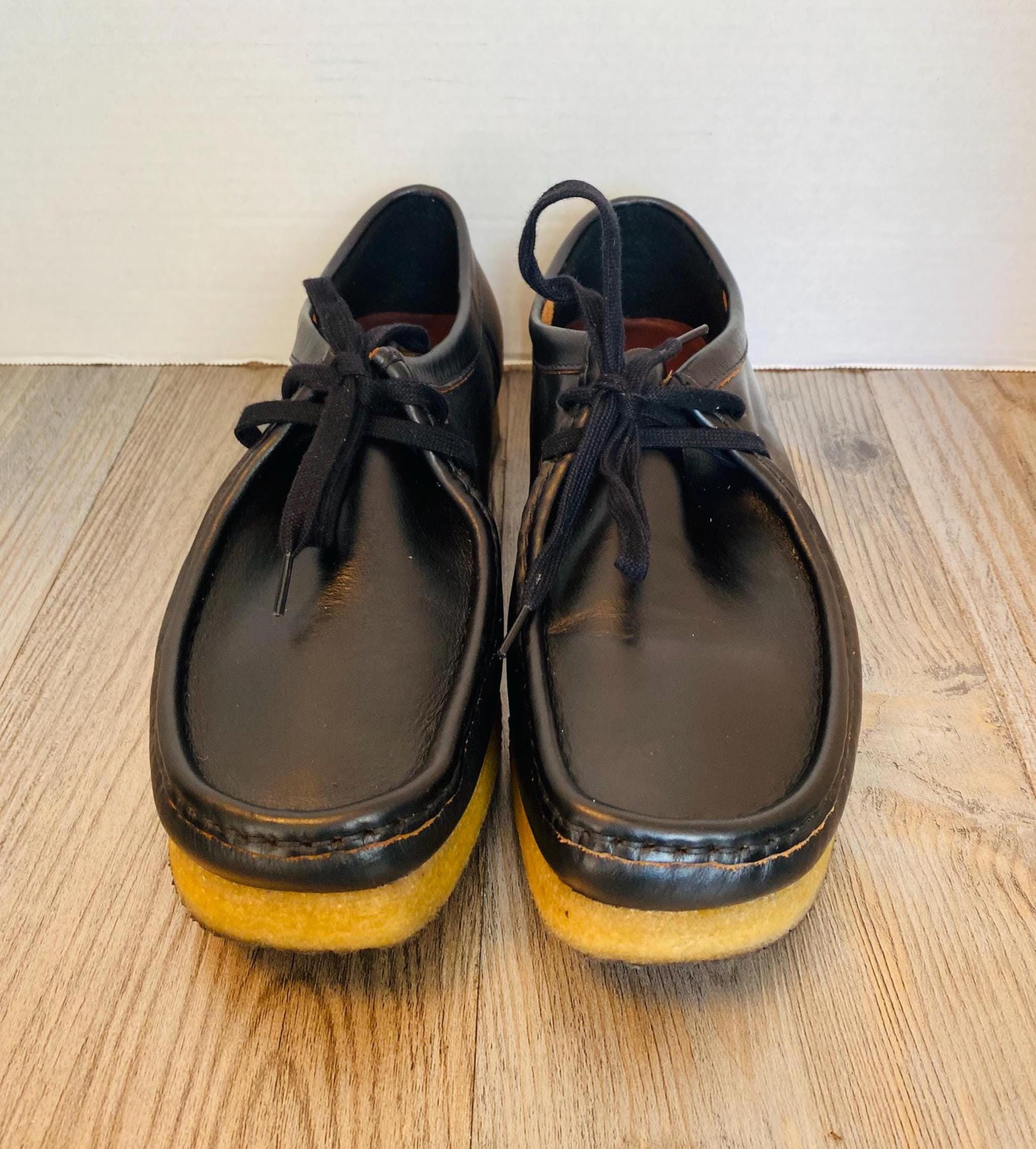 Clarks Originals Wallabees Mens Black Oiled Leather Shoes, 8.5 M
