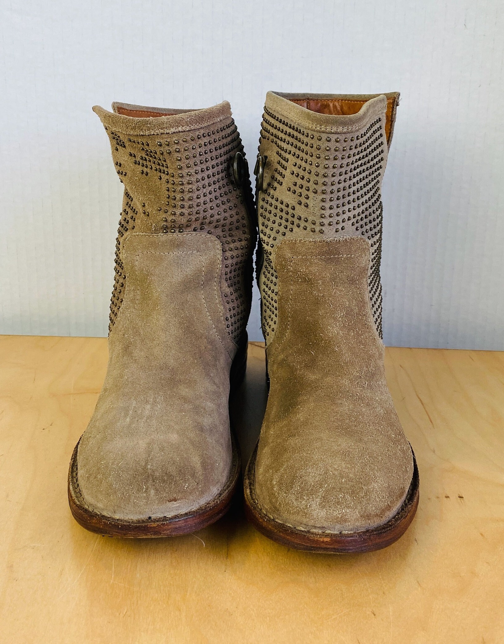 Fiorentini+baker Italy Made Womens Beige Studded Suede  display picture 1