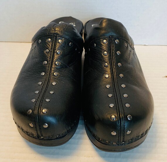 Soft womens studded black leather clogs, 9M. - image 8