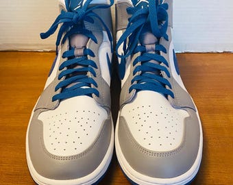 NWOB, Nike Mens Air Jordan 1 Mid DQ8426 Cement True Blue  display picture 1