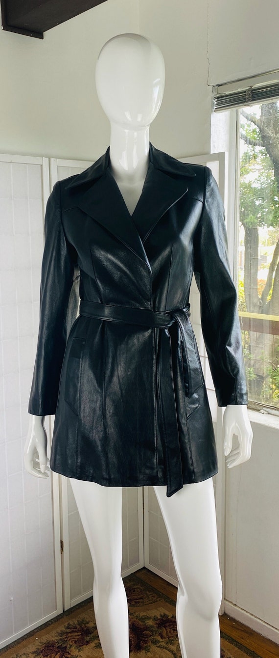 Vintage womens black leather jacket w/ tie, 8.