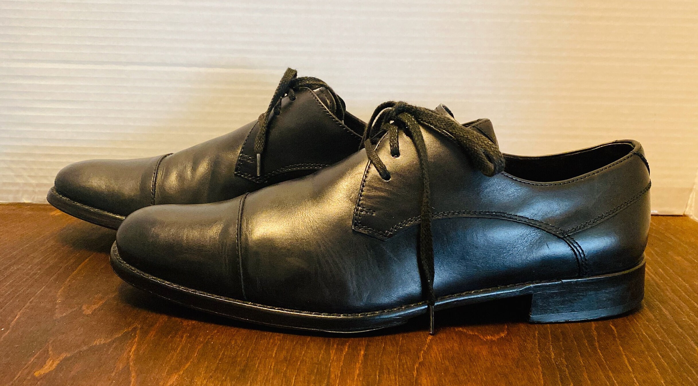 John Varvatos USA Mens Black Leather Cap Toe Oxfords Shoes  display picture 1
