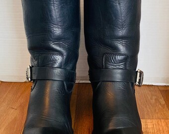 ブーツその他 BY FAR Woman Boots Black MWFBO064CL013 BK001 NEW FRYE Womens Portia Harness Short Leather Boots/Back Zip