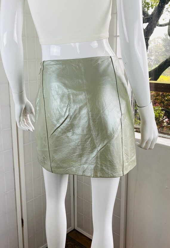 NWOT, MAXIMA metallic leather mini skirt, 12. - image 2