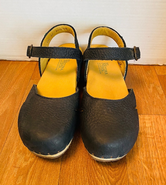 Naturalista clogs deals