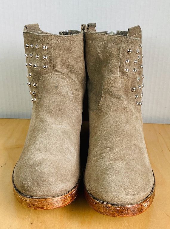 Zip flat store ankle boots