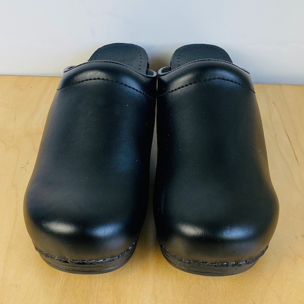 dansko clogs 40