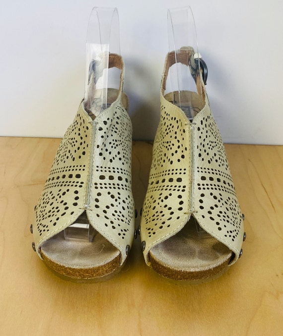 Pikolinos Womens Perforated Leather Sling backs We