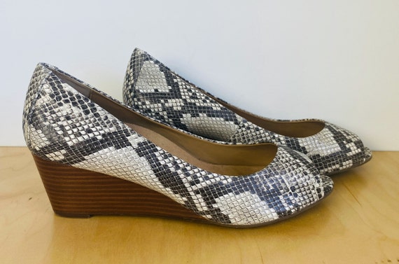 Vionic peep hotsell toe wedges