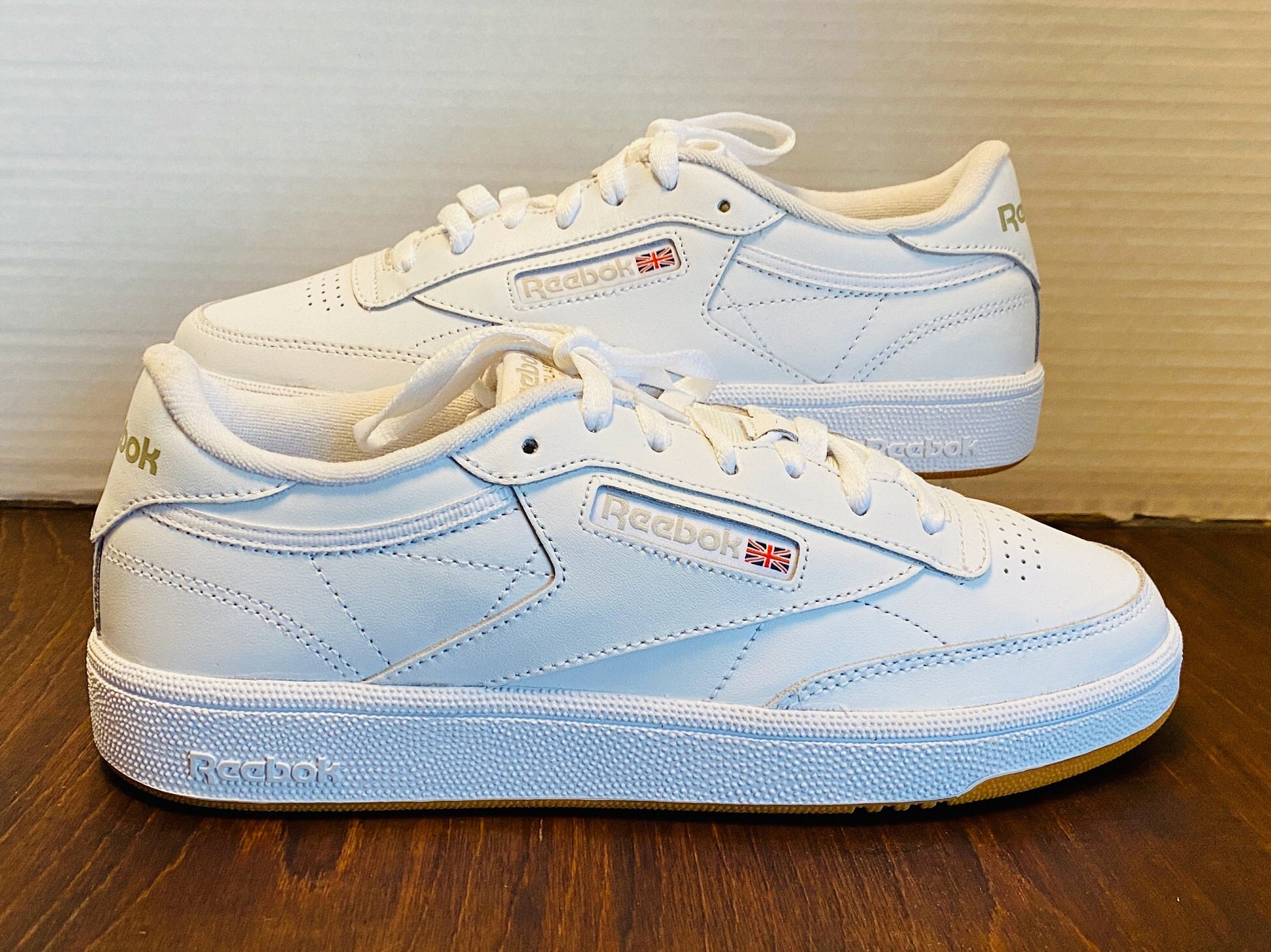 NWOB Reebok Women Leather Tennis Shoes 9 - Etsy