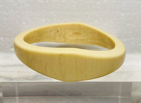 Vintage Artisan Hand Carved Bangle.