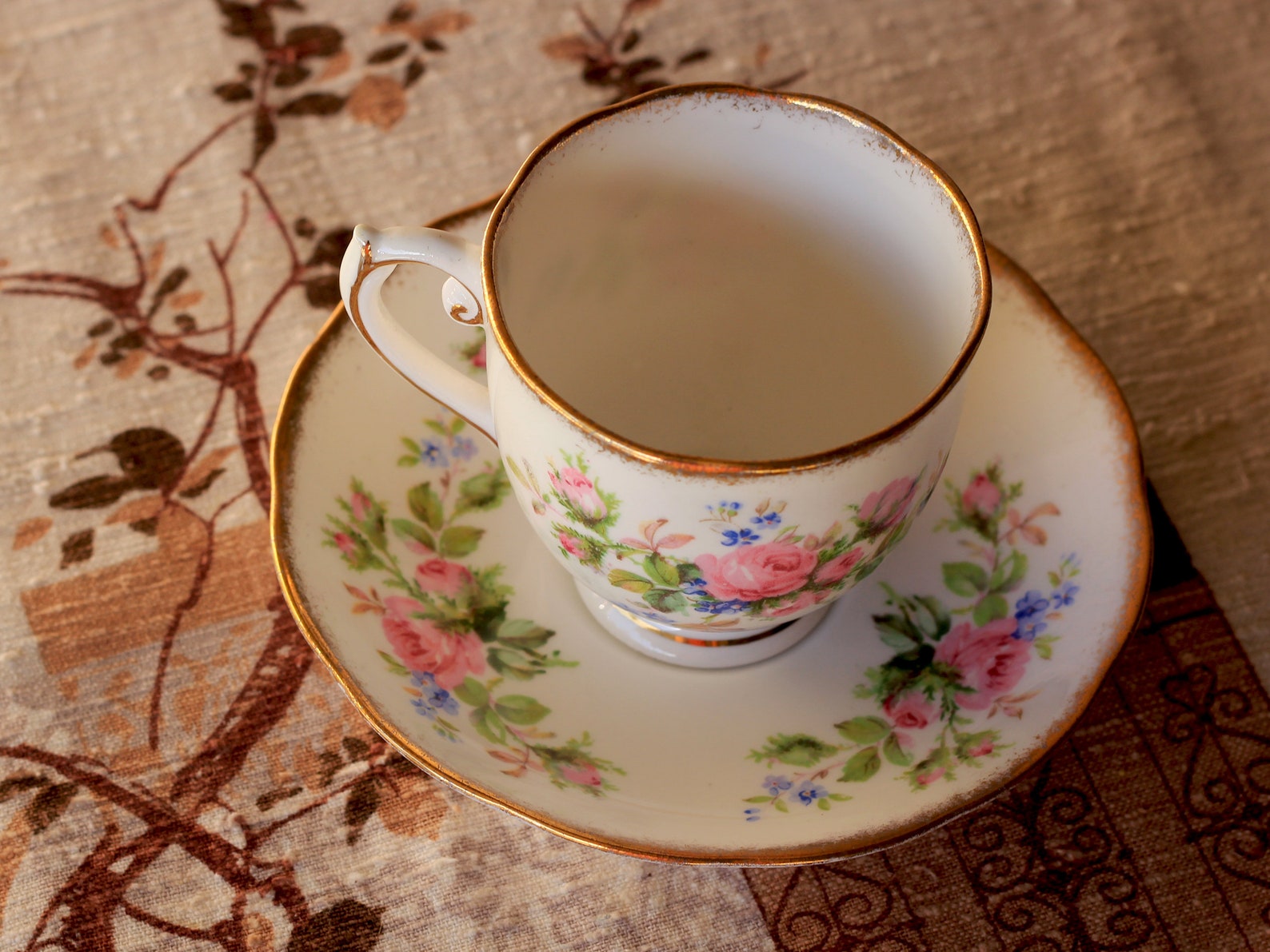 Roslyn Fine Bone China Moss Rose Tea Set / Vintage Tea Set / Roslyn Tea