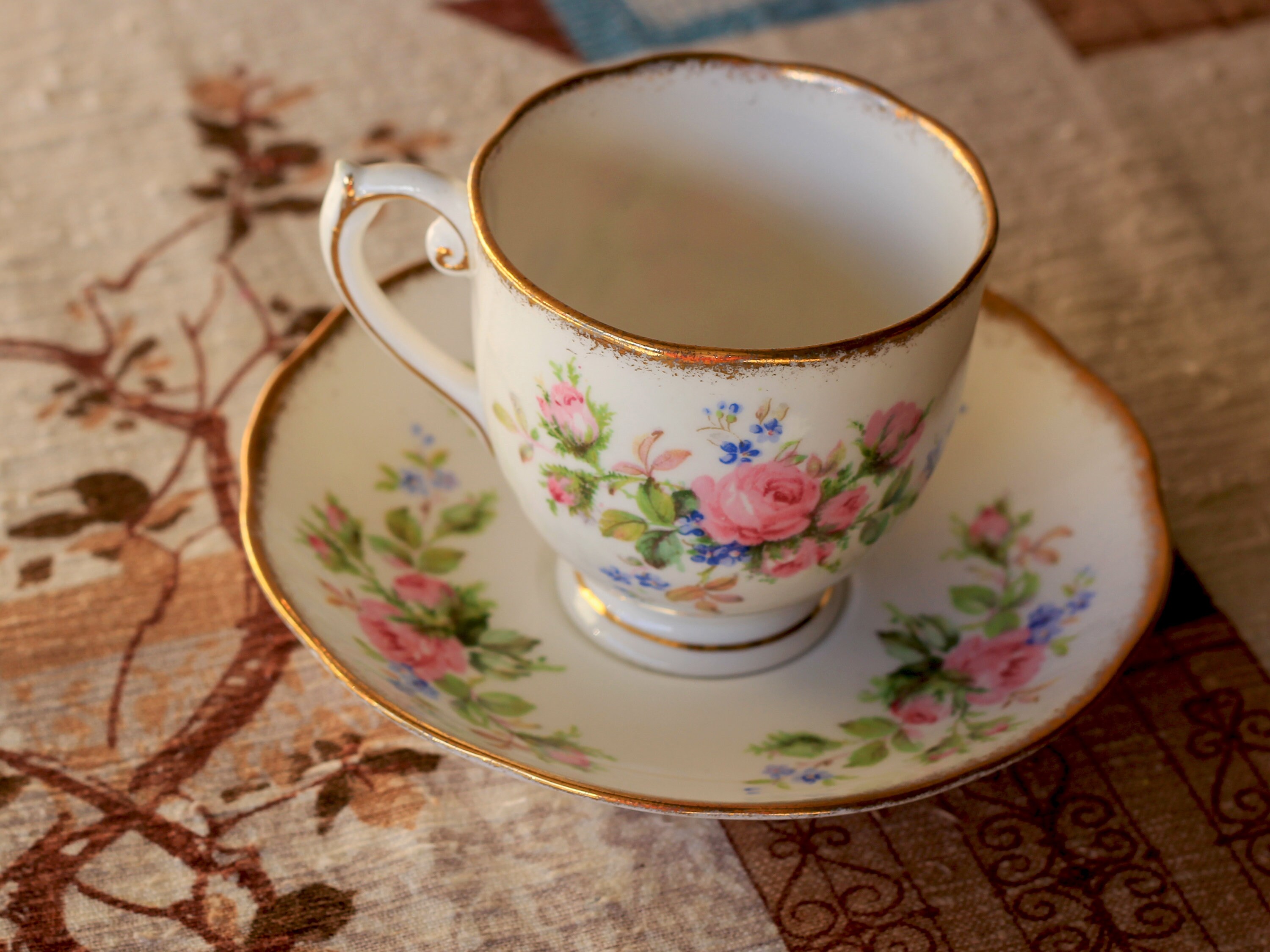 Roslyn Fine Bone China Moss Rose Tea Set / Vintage Tea Set / Roslyn Tea