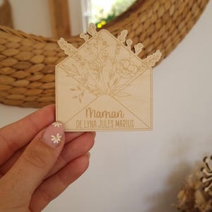 Un petit mot pour Maman – Aimants en bois personnalisés enveloppe fleurie