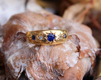 Antique diamond and sapphire gypsy ring, 18ct gold, UK size K.5/US size 5.5