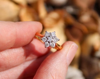 Vintage diamond daisy ring, 18ct gold, UK size K/US size 5.25